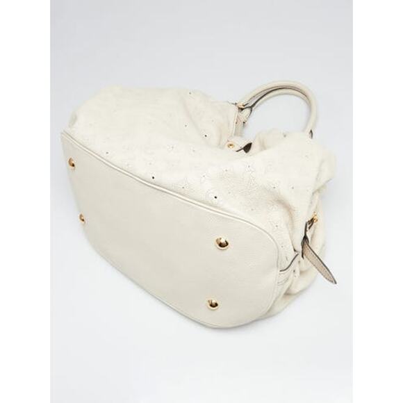 Louis Vuitton White Monogram Mahina Leather XL Bag - Picture 3 of 11